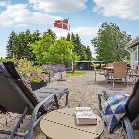 3 Bedroom Lovely In * Hejls