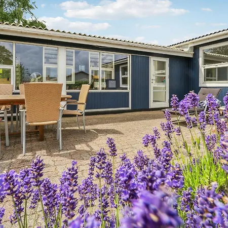 3 Bedroom Lovely In * Hejls